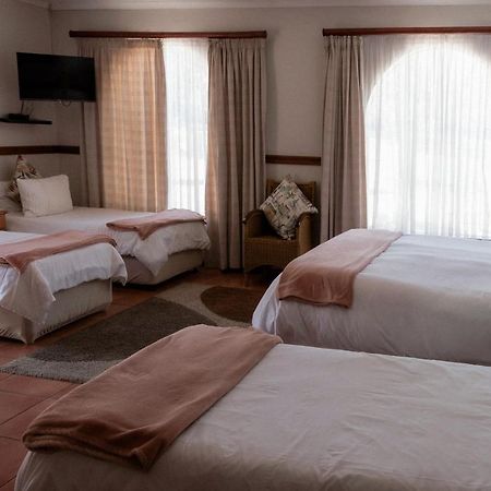 Park Living Guesthouse ブルームフォンテーン エクステリア 写真