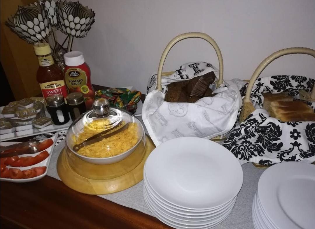 Park Living Guesthouse ブルームフォンテーン エクステリア 写真