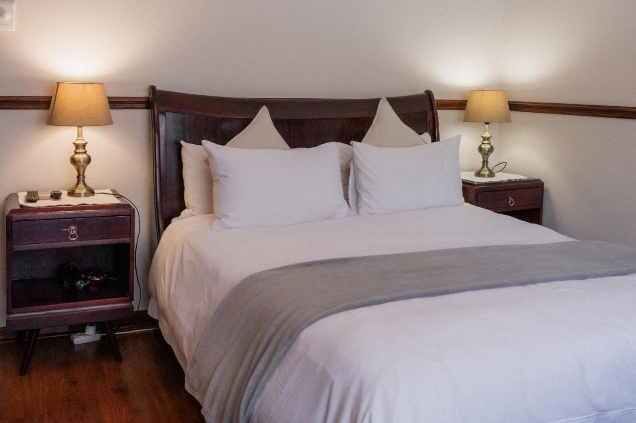 Park Living Guesthouse ブルームフォンテーン エクステリア 写真