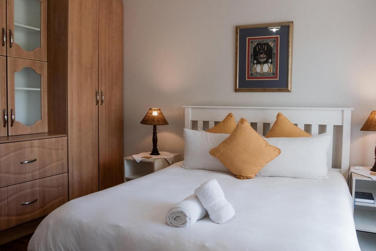 Park Living Guesthouse ブルームフォンテーン エクステリア 写真
