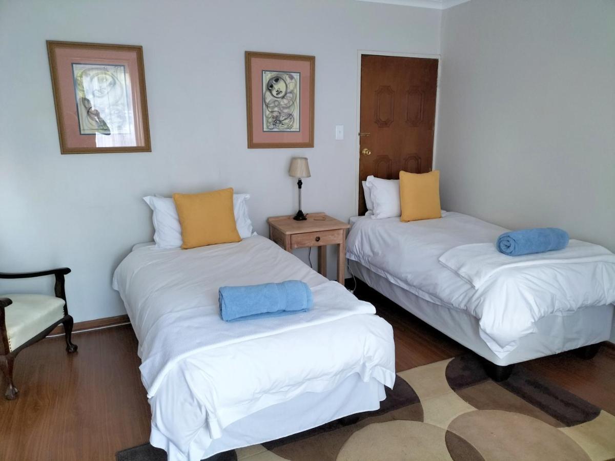 Park Living Guesthouse ブルームフォンテーン エクステリア 写真